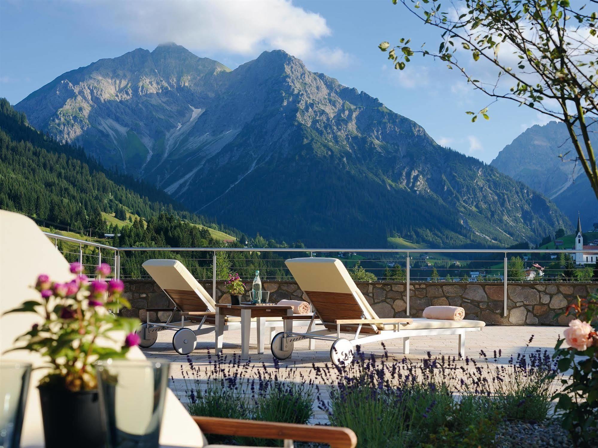 A-Rosa Ifen Hotel Kleinwalsertal Hirschegg  Exteriér fotografie View from the hotel